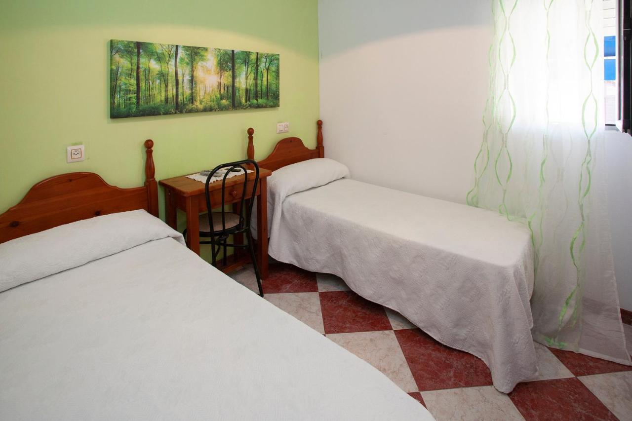 Pension Hidalgo 1 Utrera Exterior photo